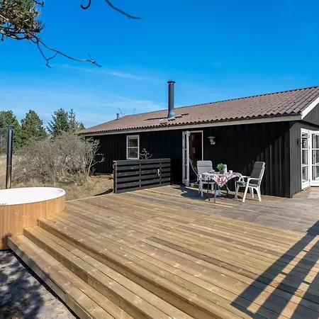 Andrea - 1-6km From The Sea By Interhome